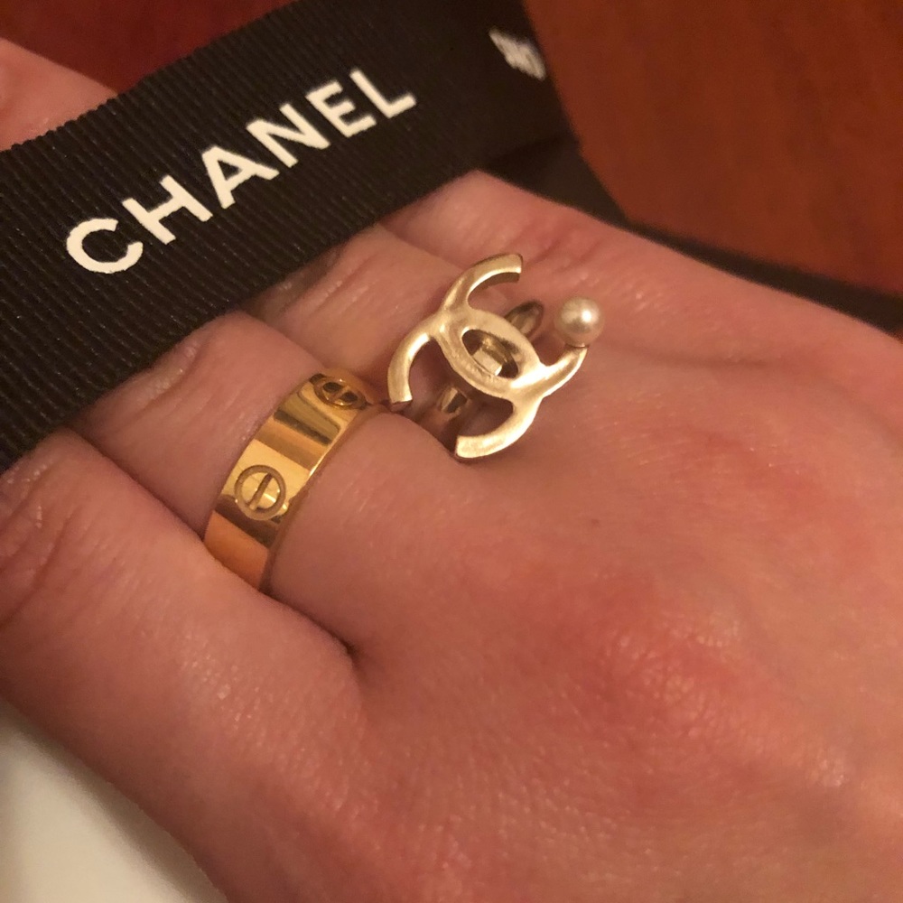 Chanel Pearl Ring - Never Worn